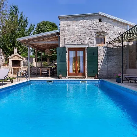 Casa Dea Holiday With Private Pool Villa *